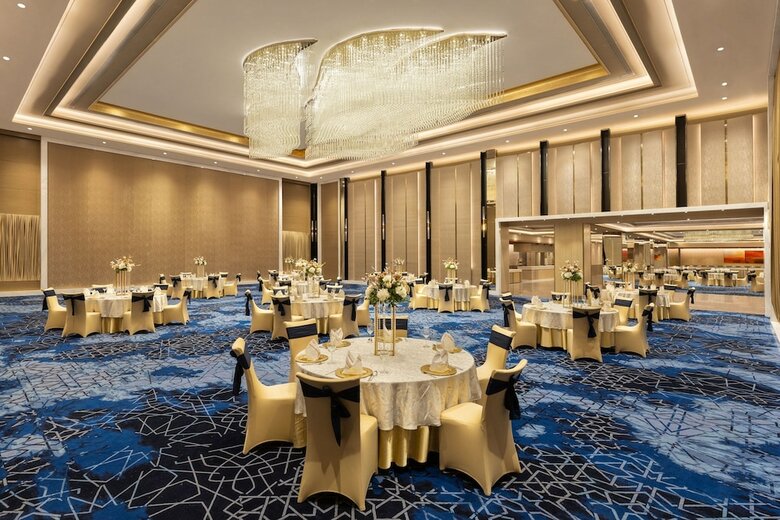Hotel Courtyard By Marriott Bhopal