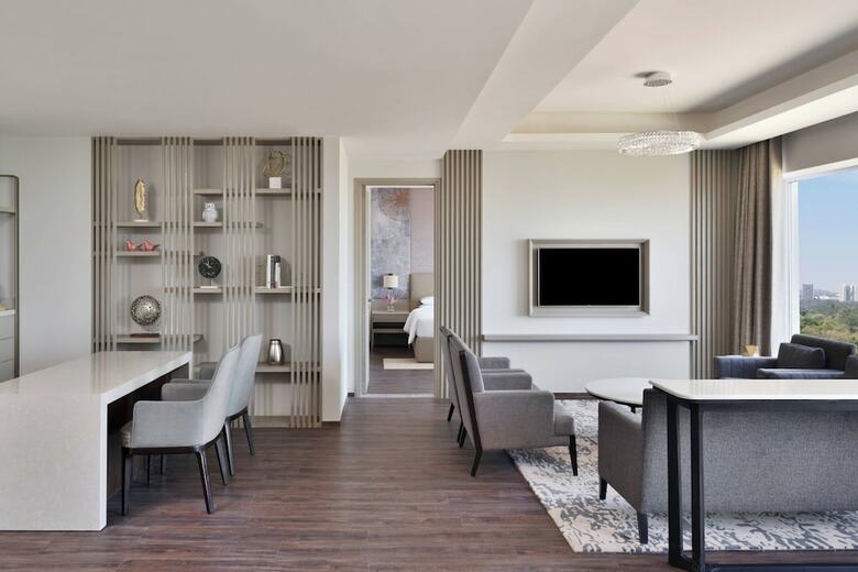 Hotel Courtyard By Marriott Bhopal