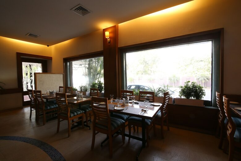 Kwality's Motel Shiraz