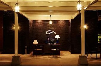 Hotel Aalia On The Ganges