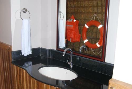 Pournami Houseboats