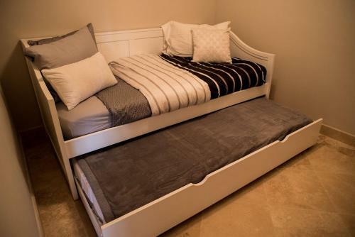 Cascadas de Pedregal 711 3 Br By Casago