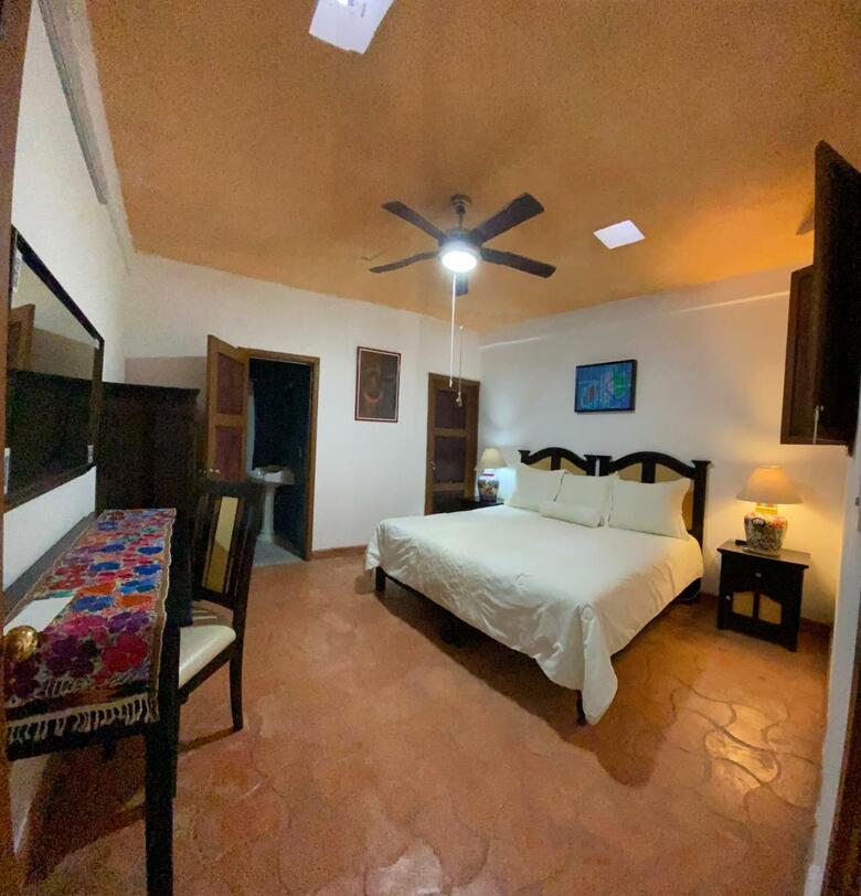 Hotel & Hostal Del Sol