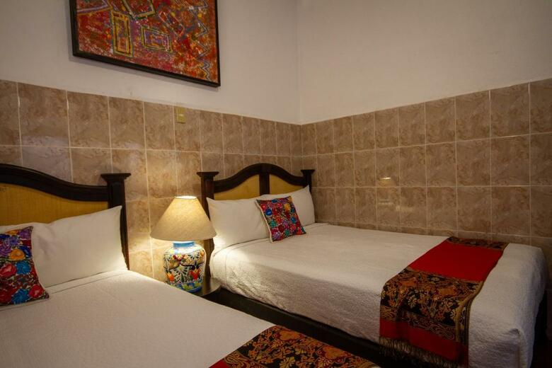 Hotel & Hostal Del Sol
