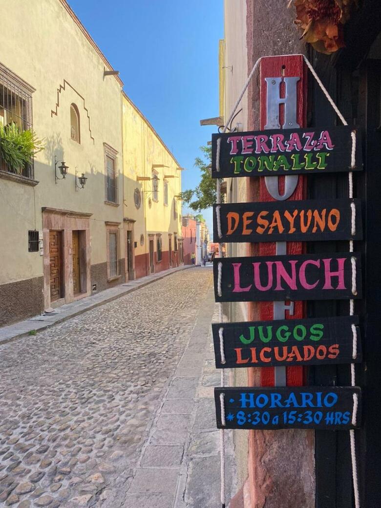 Hotel & Hostal Del Sol