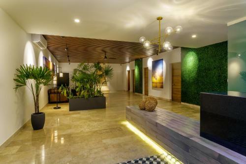 Lovely Apartment With Stunning Rooftop Pool And Sky Bar