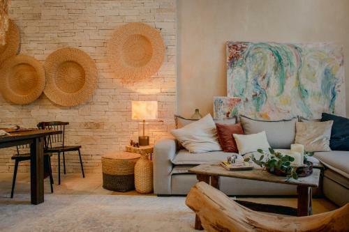 Exclusive Apartment, Unique Design, Shared Pool And Wifi