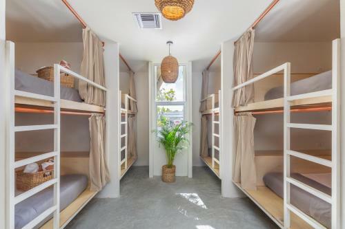 Oostel Smart Hostel - Tulum Pueblo