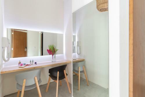 Oostel Smart Hostel - Tulum Pueblo