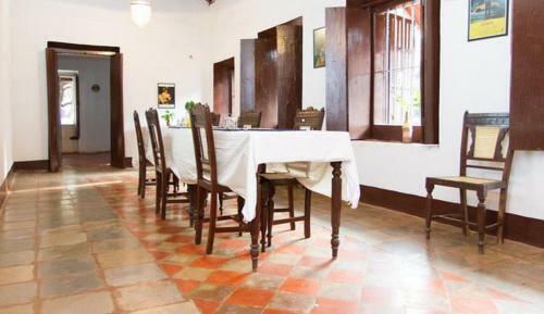 Hostal Portuguese Traditional Villa De Aluizio