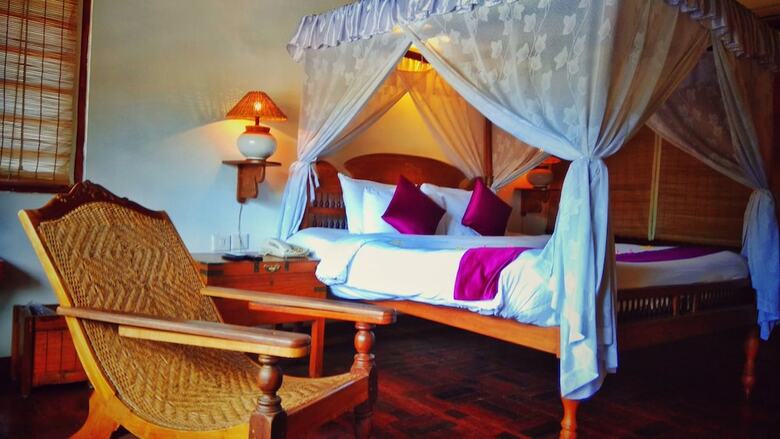 Hotel Punnamada Resort