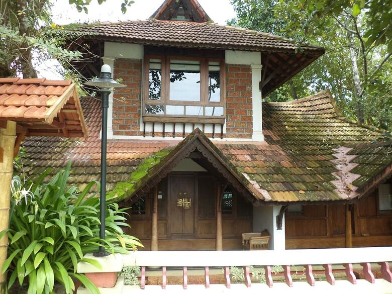 Hotel Punnamada Resort