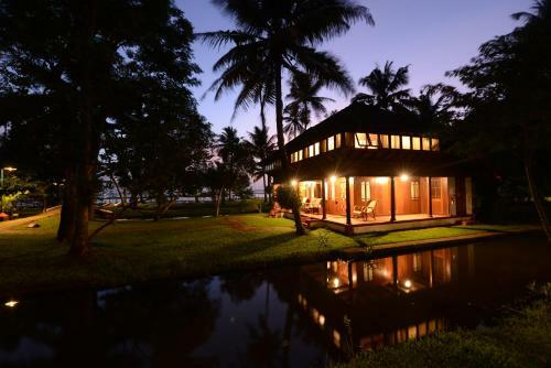 Hotel Coconut Lagoon
