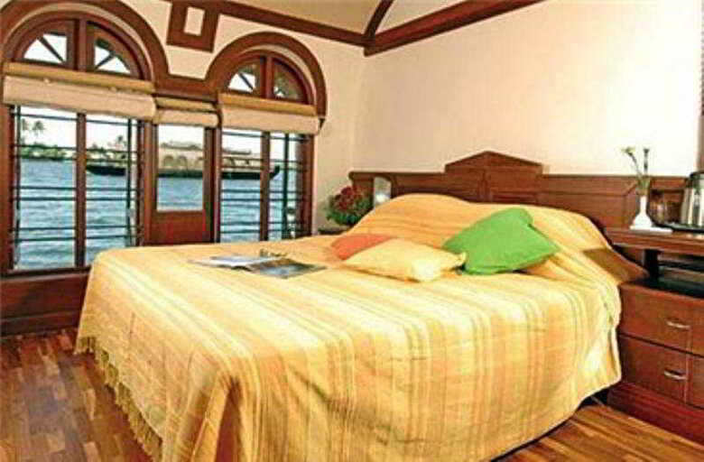 Hotel Lemon Tree Vembanad Lake Resort, Kerala