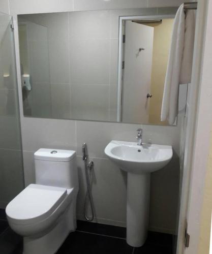 Emart Hotel (Riam)