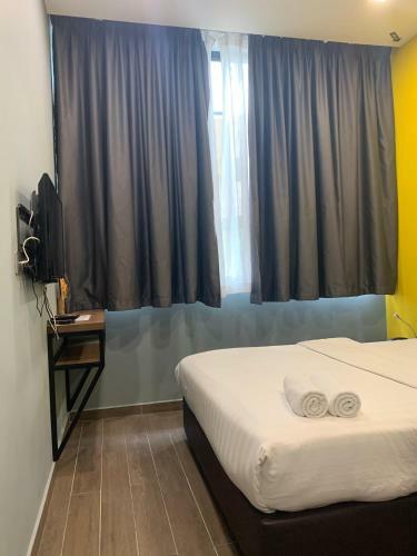 Frame Hotel