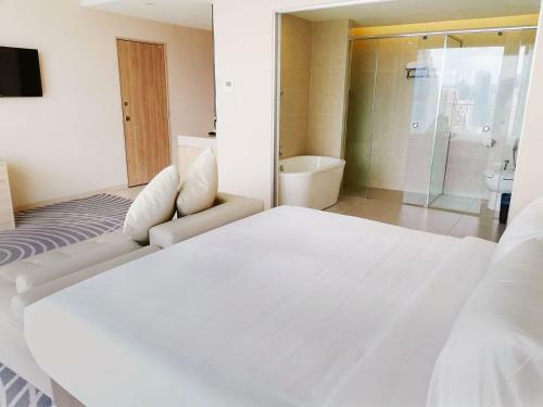 Upper View Regalia Hotel Kuala Lumpur