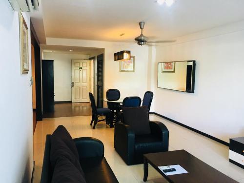 Kk Apartment - 3 Bedrooms Suite @ Likas