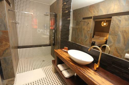 Hotel Prospectors Inn