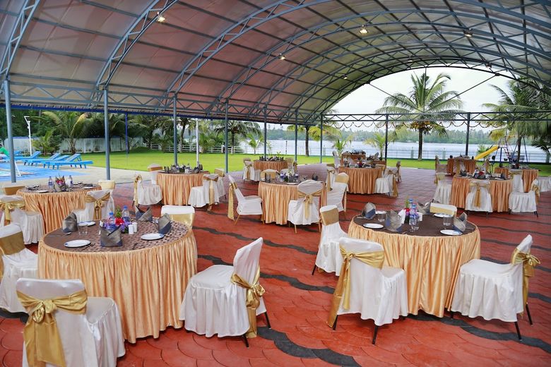 Hotel Blue Waters Cherai