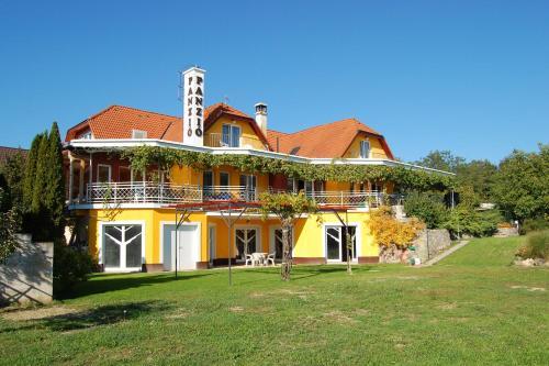 Hostal Judit Vend�gh�z