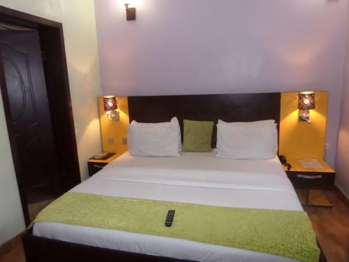 Downtown Royal Hotel Gra