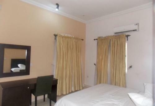 Hostal Room In Lodge - Eliata Suitesfestac Town