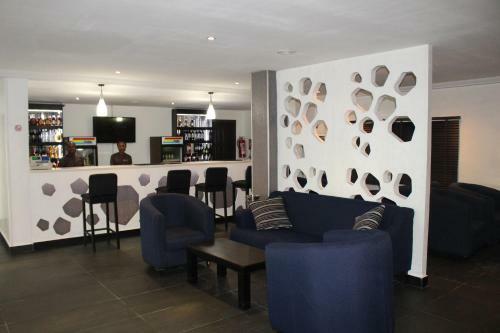 Hotel De-brass Suites