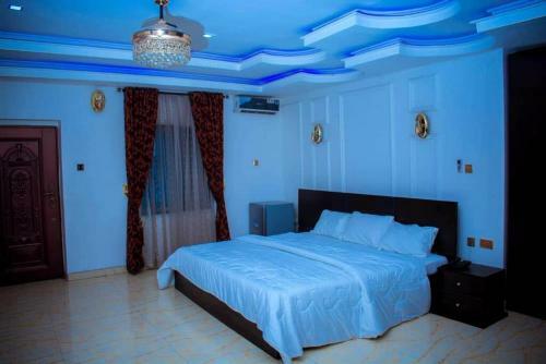 Hostal Room In Lodge - Mexiloyd Suites Queen Apartment