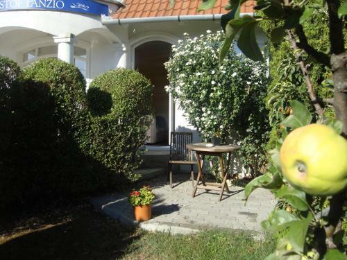 Hostal Szent Kristof Panzio