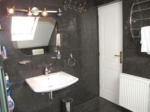 O�zis Apartmanh�z