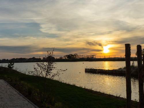 Holiday Home Resort de Kraaijenbergse Plassen-5