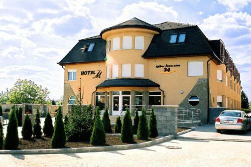 Wellness Hotel-m