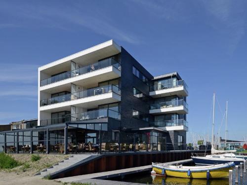 Spacious Waterfront Apartment