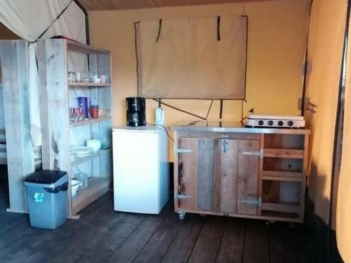 Cozy Safari Tent With Kitchen, Beach At Just 1 Km