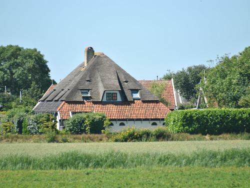 Charming Pet-friendly Holiday Home In Texel Near Sea