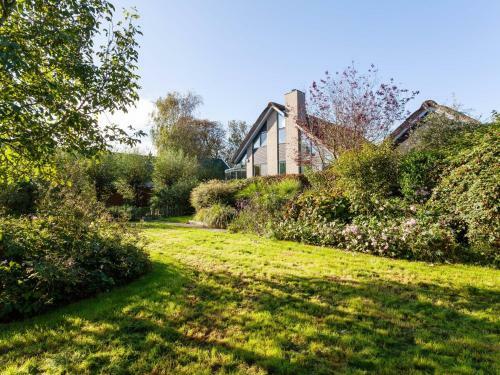 Attractive Holiday Home In Pijnacker With Private Garden