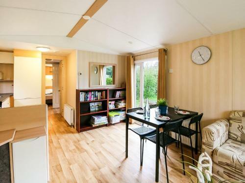 Welcoming Chalet In Renesse Near Seabeach