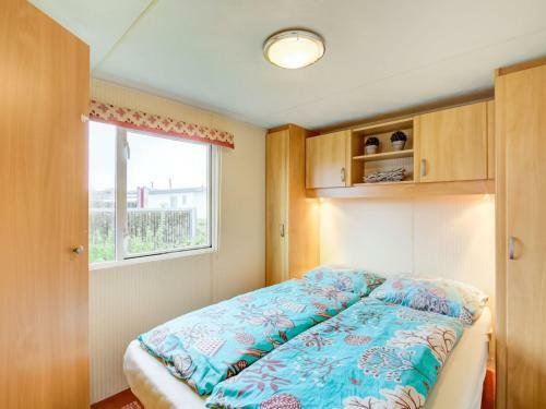 Tasteful Chalet In Renesse Near Seabeach