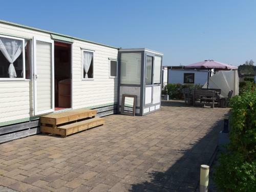 Tasteful Chalet In Renesse Near Seabeach