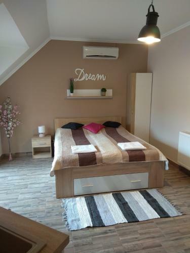 �lom Apartman