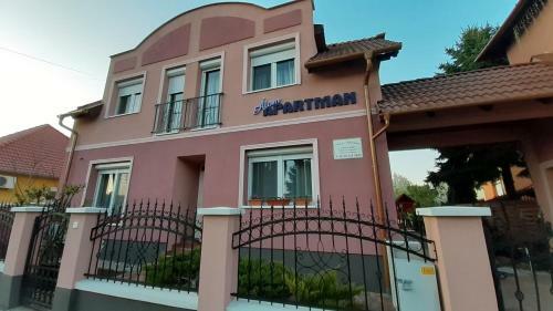�lom Apartman