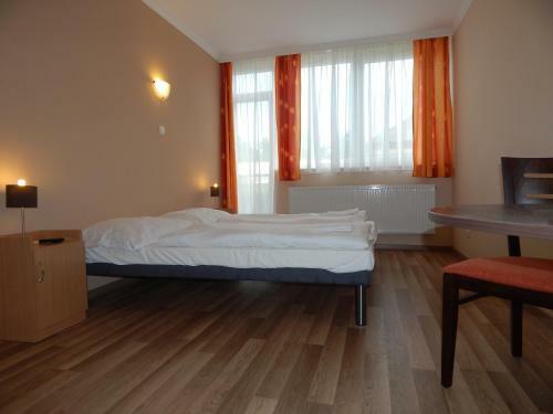 Hostal �gnes Vend�gh�z