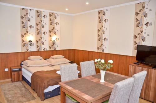 Albergue M�dia Panzi� �s Apartmanh�z