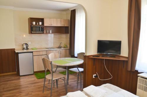 Albergue M�dia Panzi� �s Apartmanh�z
