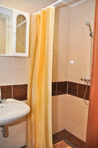 Albergue M�dia Panzi� �s Apartmanh�z