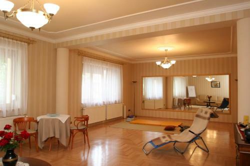 Hostal �let Es Energia Eg�szs�gjav�t� Szalon