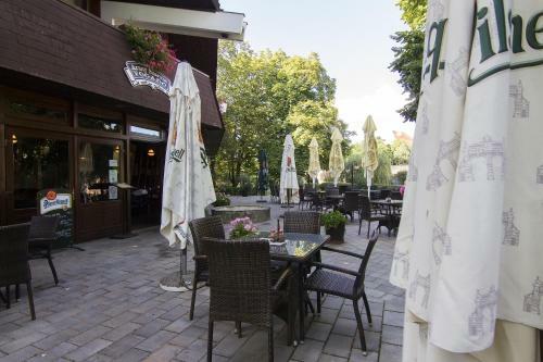 Posada Arany Szarvas Fogad� �s Captain Drakes Pub