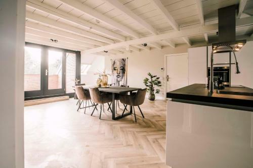 Apartamento Stadsvilla Luxurious 3 Room Loft Willem 2