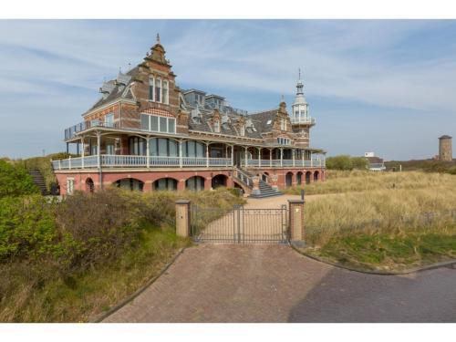 Charming Cottage In Westkapelle With Perfect Location